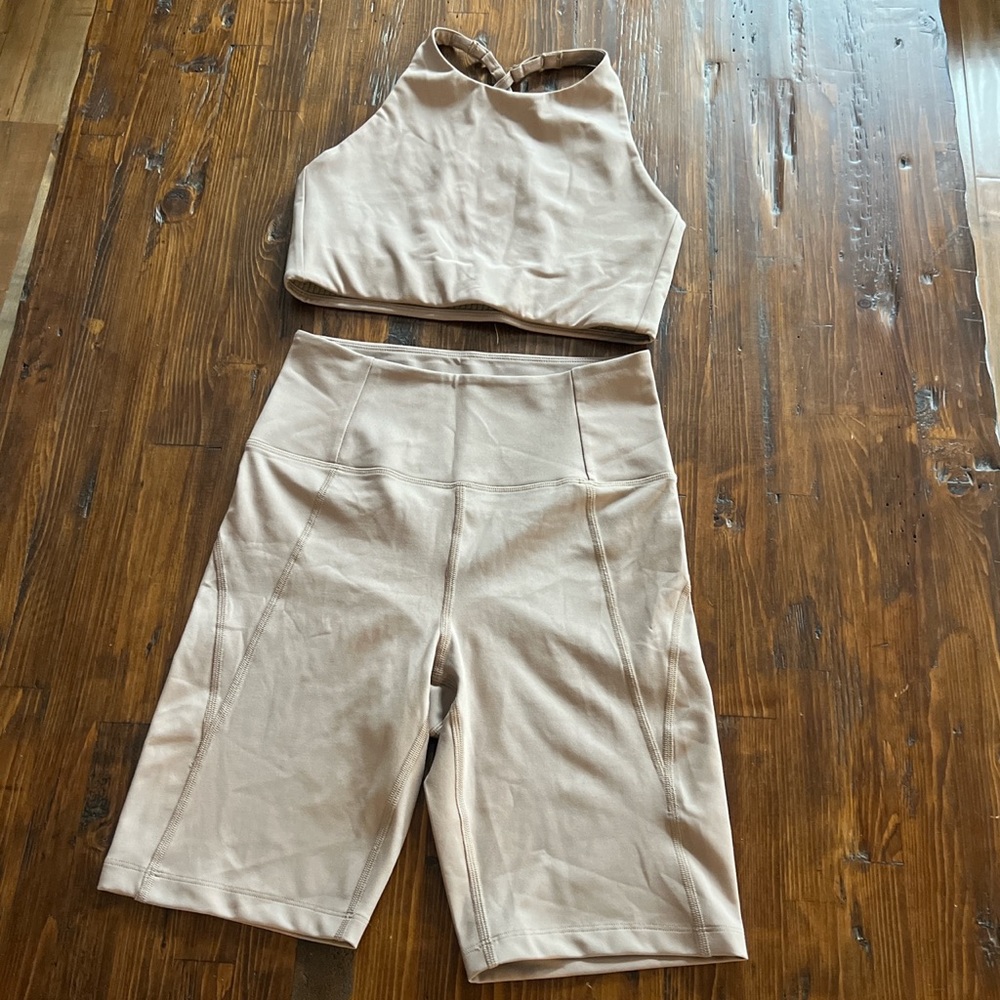 Girlfriend Collective Limestone Topanga Bra & High Rise Biker Short Size Small